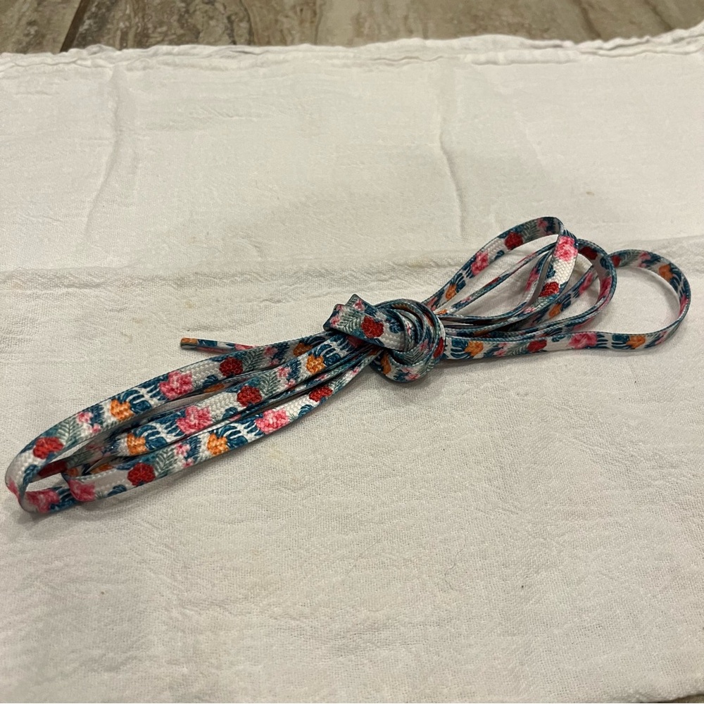 NOBULL Hibiscus Floral Patterned Shoelaces